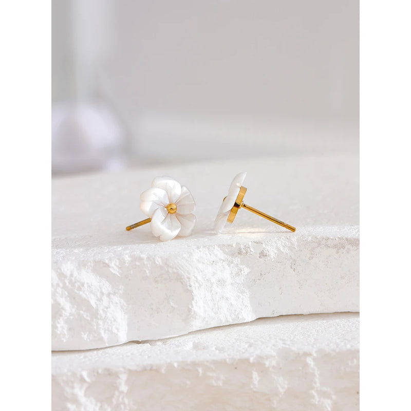 Natural Shell Flower Stud Earrings