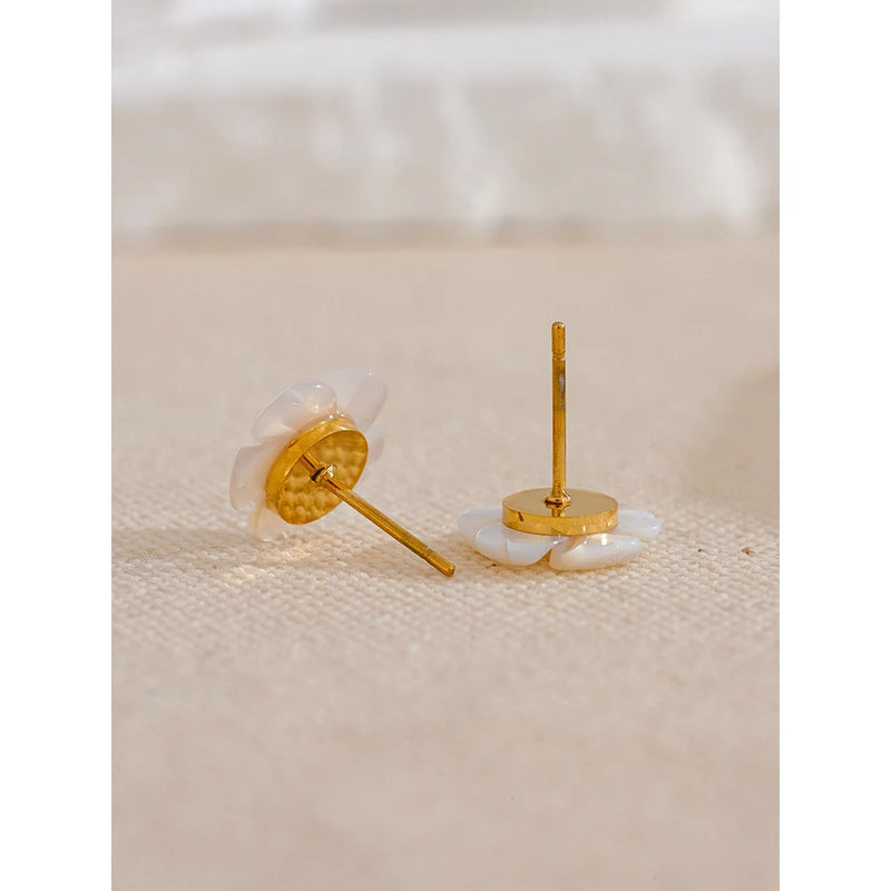 Natural Shell Flower Stud Earrings