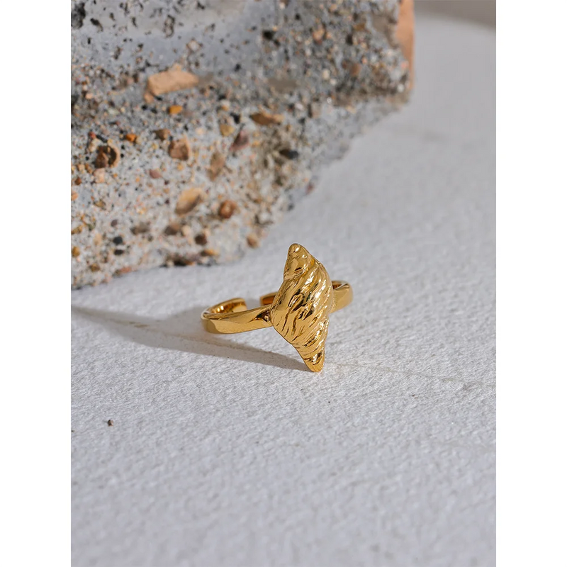 Golden Conch Adjustable Open Ring