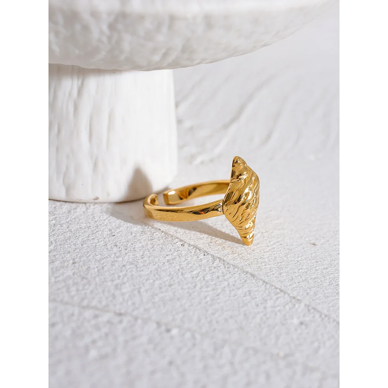 Golden Conch Adjustable Open Ring